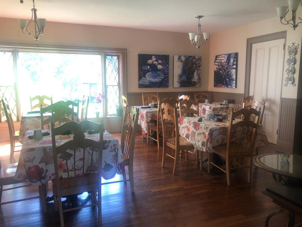 St. Martins Country Inn & Vaughan'S Restaurant מראה חיצוני תמונה